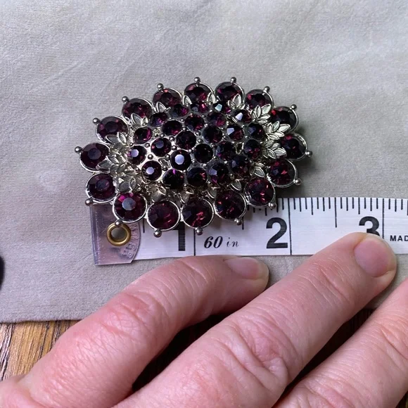 Amethyst colored crystals in a large One Size ring - Picture 5 of 7